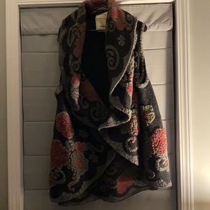 Size medium Vintage Concept 70% wool/polyester wrap vest. Worn once.